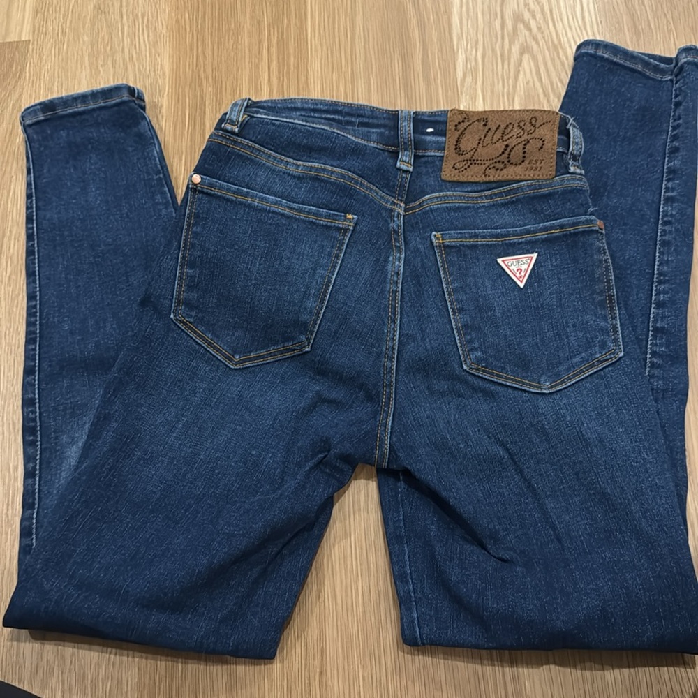 Guess Jeans - Picture 4 of 4